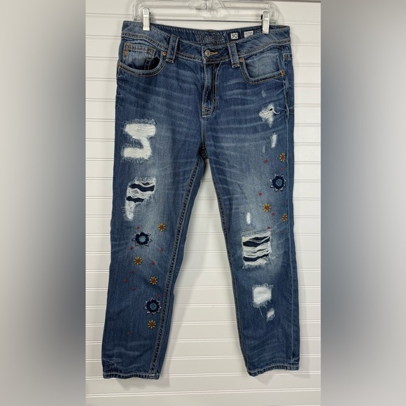 Miss Me women’s colorful embroidered Boyfriend Ankle denim jeans. Size 30 - Picture 1 of 9